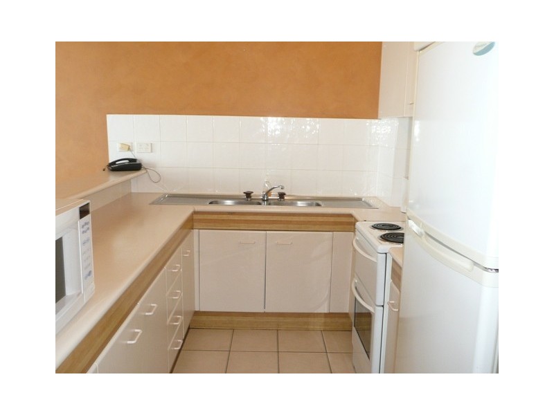 18 Hanlan, Surfers Paradise QLD 4217