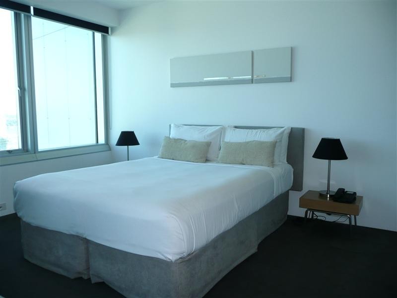 Unit 3208 Q1, 9 Hamilton Avenue, Surfers Paradise QLD 4217