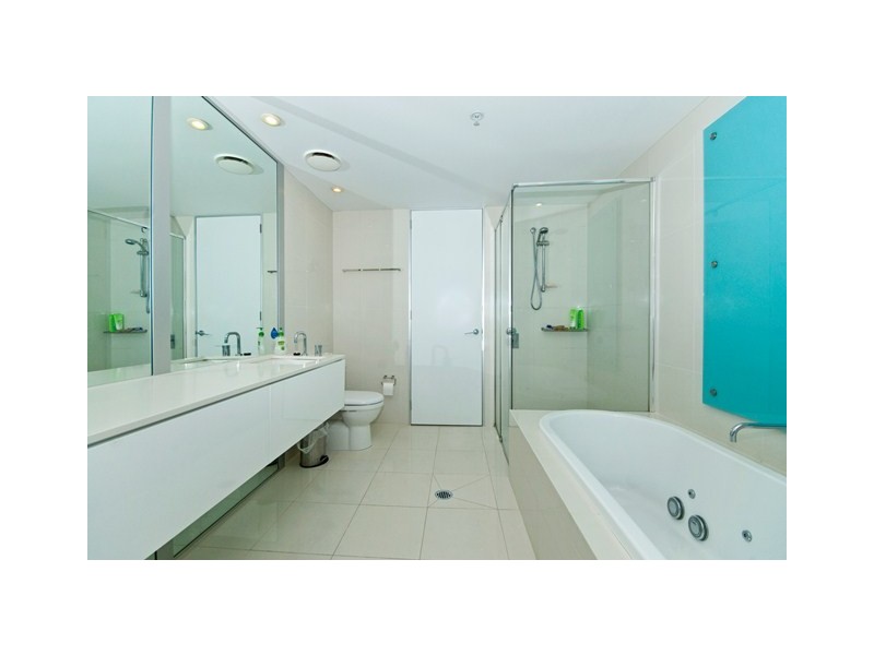 9 Hamilton Avenue, Surfers Paradise QLD 4217