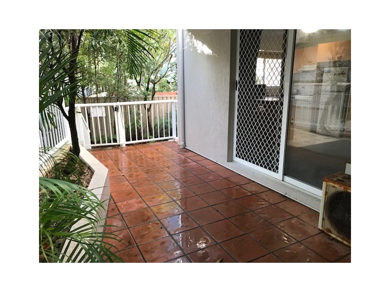 25 Markwell Avenue, Surfers Paradise QLD 4217