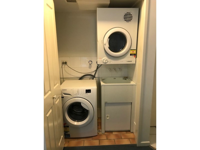 25 Markwell Avenue, Surfers Paradise QLD 4217