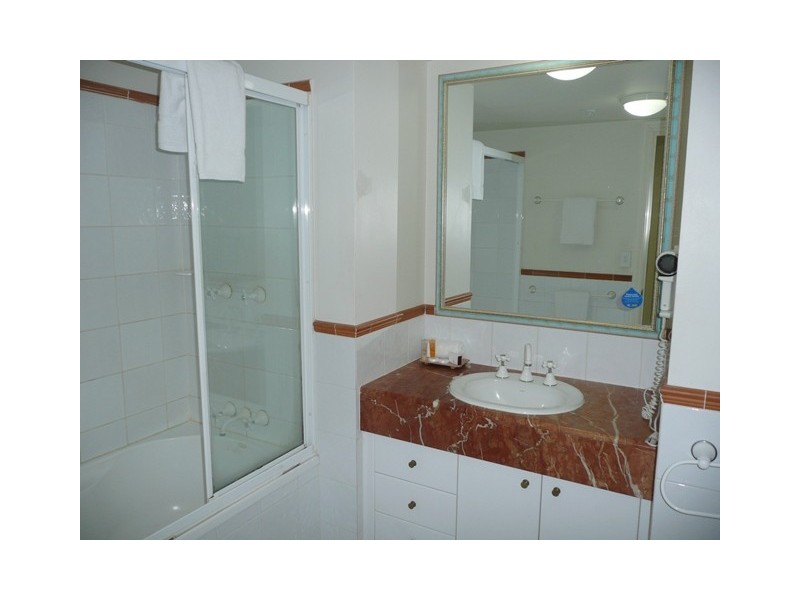 6 View Ave, Surfers Paradise QLD 4217