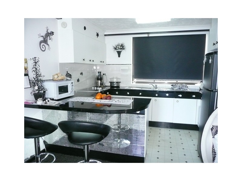 18 Hanlan Street, Surfers Paradise QLD 4217