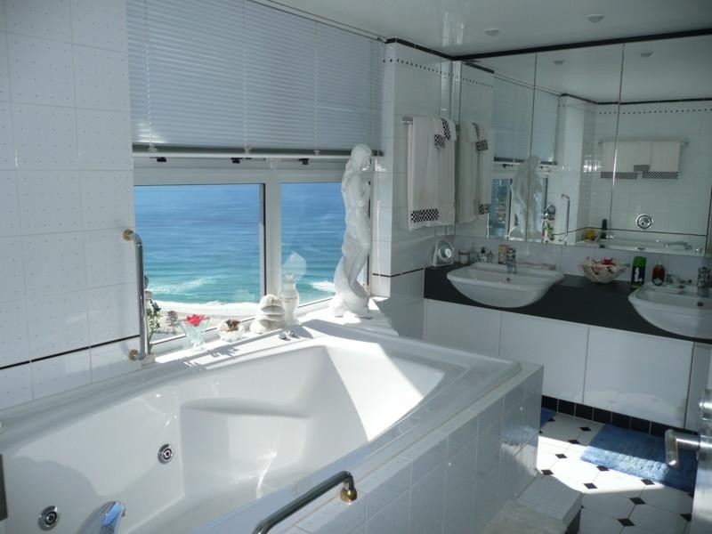 Unit 190 Grand Mariner, 12 Commodore Drive, Paradise Waters QLD 4217