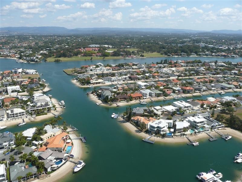 Unit 190 Grand Mariner, 12 Commodore Drive, Paradise Waters QLD 4217