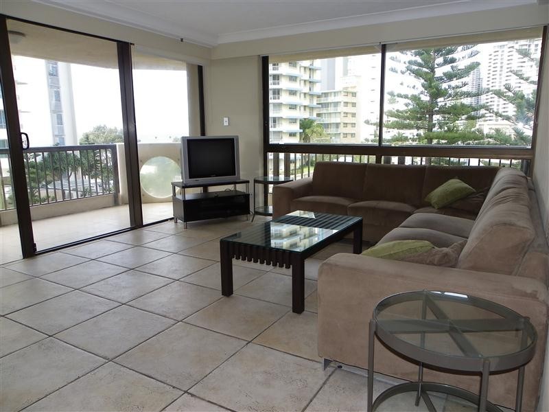 Unit 304 Longbeach, 28 Northcliffe Terrace, Surfers Paradise QLD 4217
