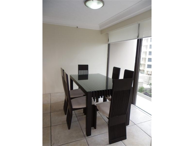 Unit 304 Longbeach, 28 Northcliffe Terrace, Surfers Paradise QLD 4217