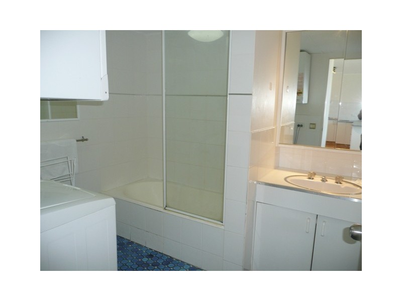 154 Th Esplanade, Surfers Paradise QLD 4217