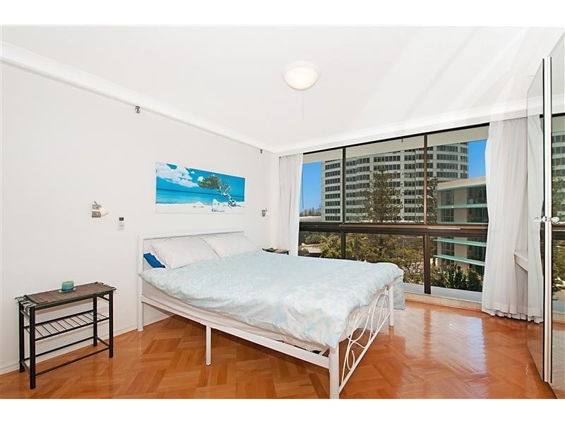 Unit 4D Peninsula, 5 Clifford Street, Surfers Paradise QLD 4217