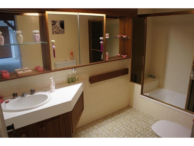 Unit 57 Kings Row Centre, 20 Commodore Drive, Paradise Waters QLD 4217