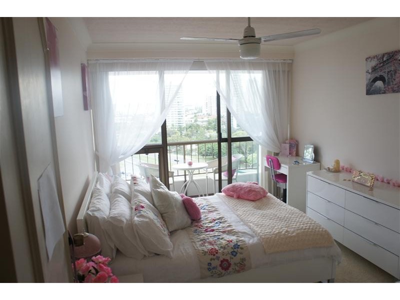 Unit 57 Kings Row Centre, 20 Commodore Drive, Paradise Waters QLD 4217