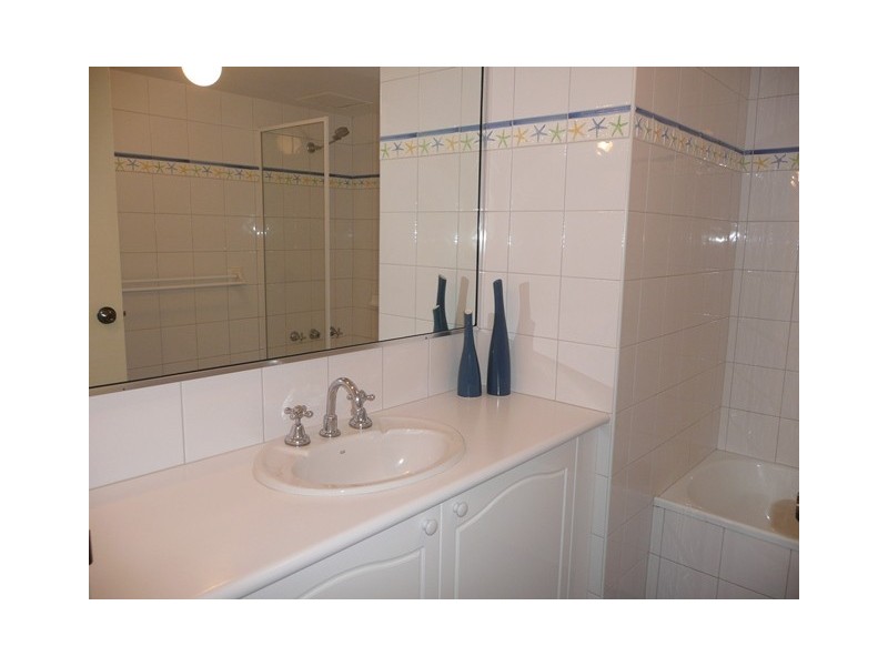 5 Enderley Avenue, Surfers Paradise QLD 4217