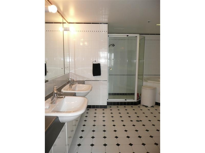 Unit 51 Grand Mariner, 12 Commodore Drive, Paradise Waters QLD 4217