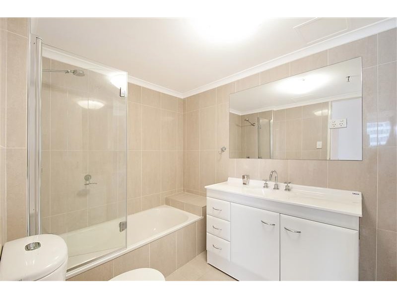 Unit 28D Peninsula, 5 Clifford Street, Surfers Paradise QLD 4217