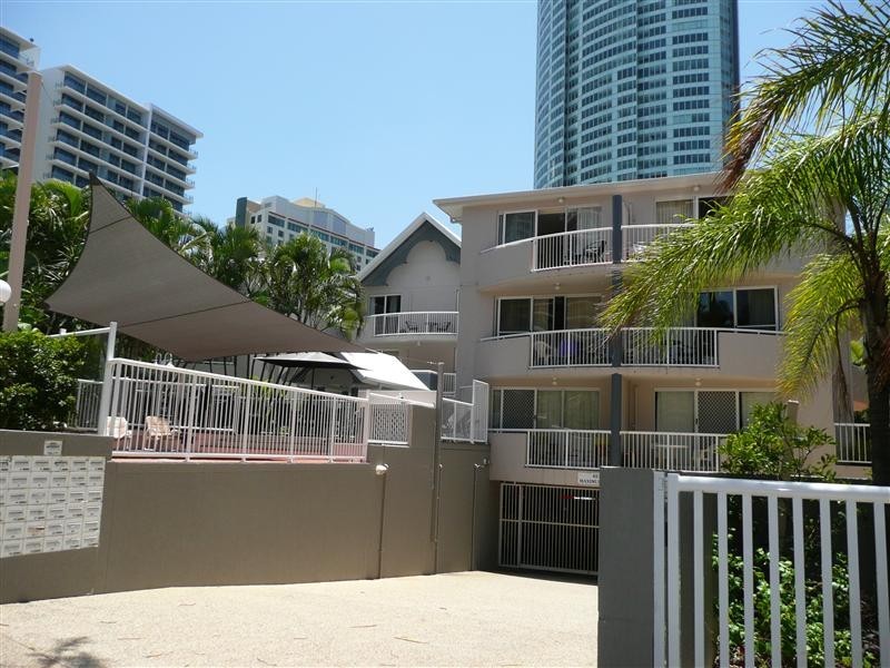 Unit 35 Costa Dora, 25 Markwell Avenue, Surfers Paradise QLD 4217