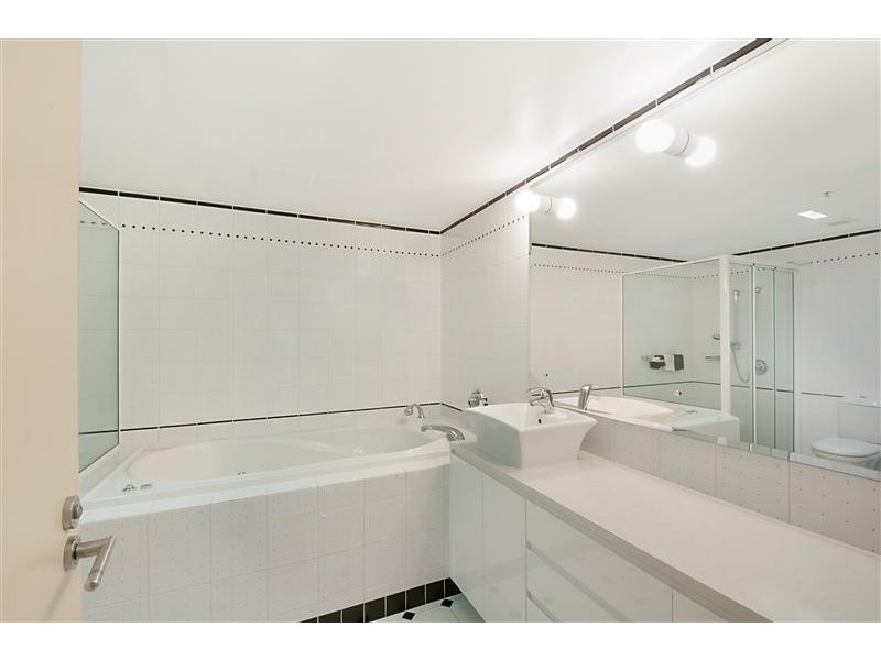 Unit 106 Grand Mariner, 12 Commodore Drive, Paradise Waters QLD 4217