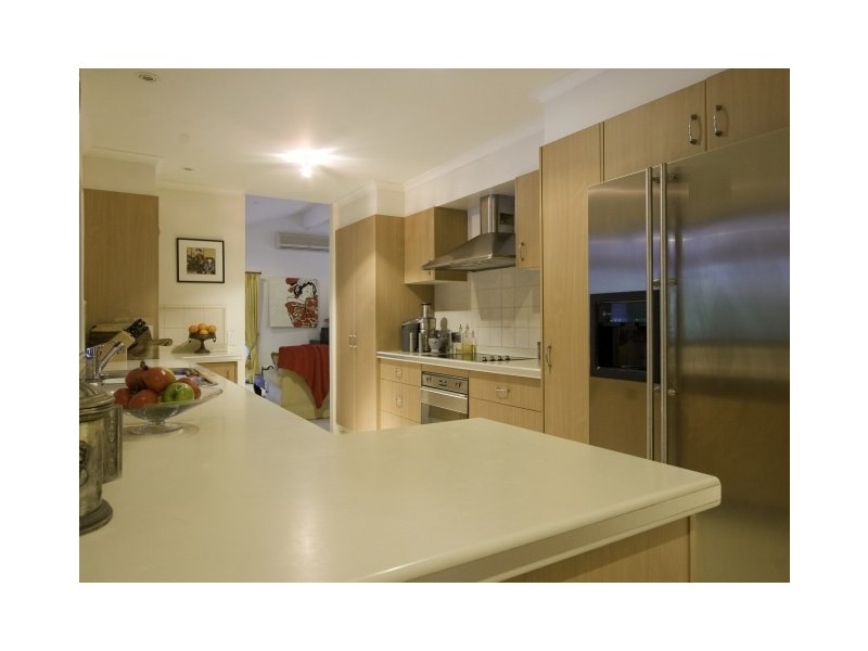 2 Buccaneer Court, Paradise Waters QLD 4217