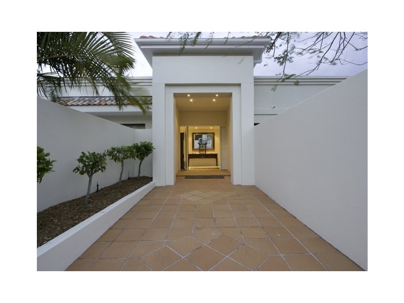 2 Buccaneer Court, Paradise Waters QLD 4217