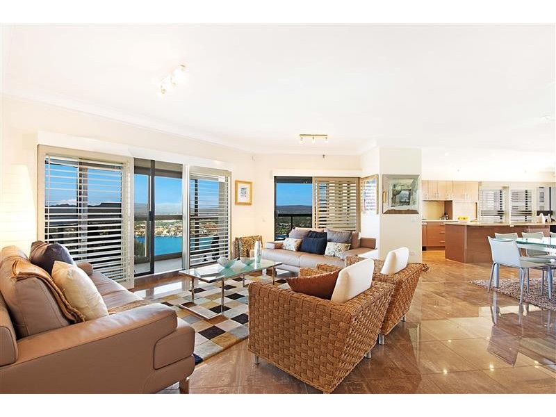 Unit 143 Atlantis East, 2 Admiralty Drive, Paradise Waters QLD 4217