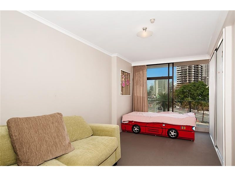 33 Thornton Street, Surfers Paradise QLD 4217