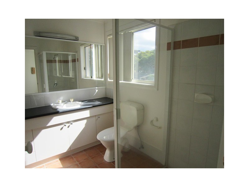 117 Eugaree Street, Southport QLD 4215