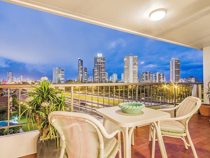 Unit 25 Kings Row South, 18 Commodore Drive, Paradise Waters QLD 4217