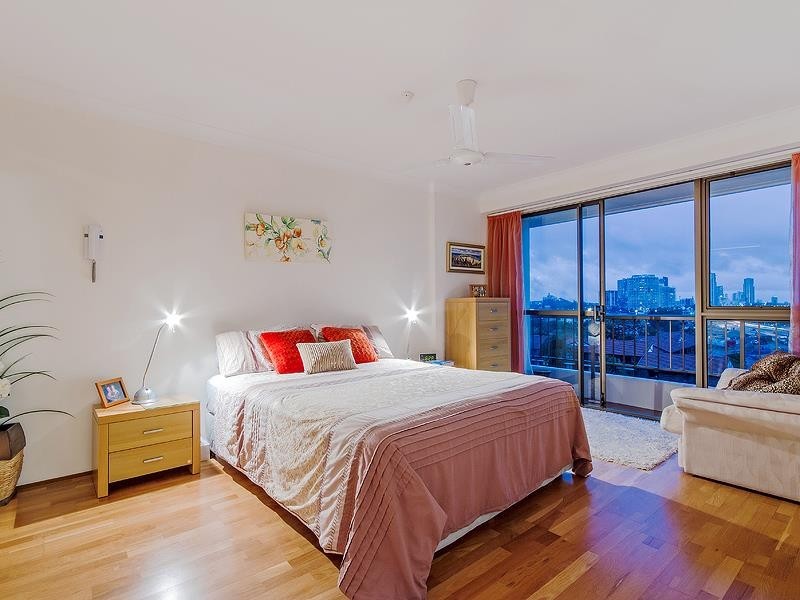 Unit 25 Kings Row South, 18 Commodore Drive, Paradise Waters QLD 4217