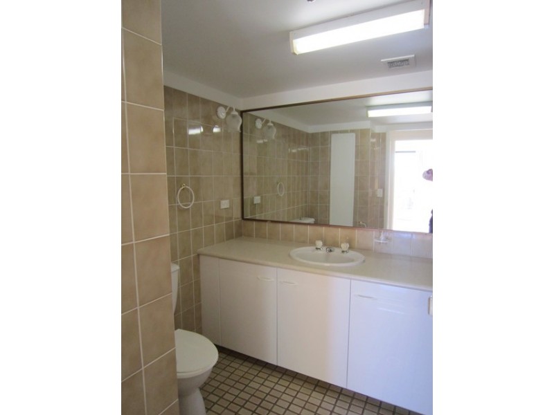 5 Enderley Avenue, Surfers Paradise QLD 4217