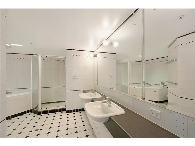 Unit 114 Grand Mariner, 12 Commodore Drive, Paradise Waters QLD 4217