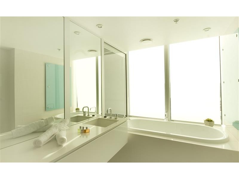 Unit 809 Q1, 9 Hamilton Avenue, Surfers Paradise QLD 4217