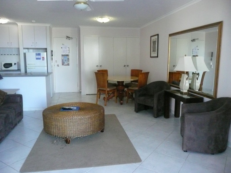 Unit 403 Surf Regency, 9 Laycock Street, Surfers Paradise QLD 4217