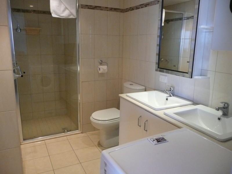 Unit 403 Surf Regency, 9 Laycock Street, Surfers Paradise QLD 4217