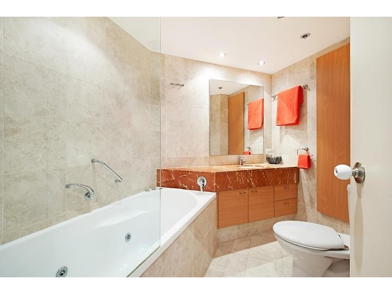 Unit 37 Atlantis West, 2 Admiralty Drive, Paradise Waters QLD 4217