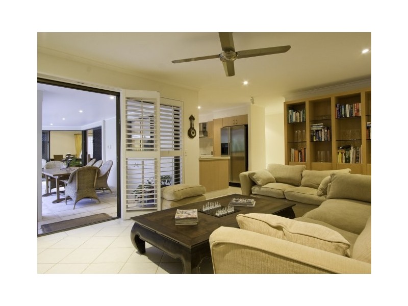 2 Buccaneer, Paradise Waters QLD 4217