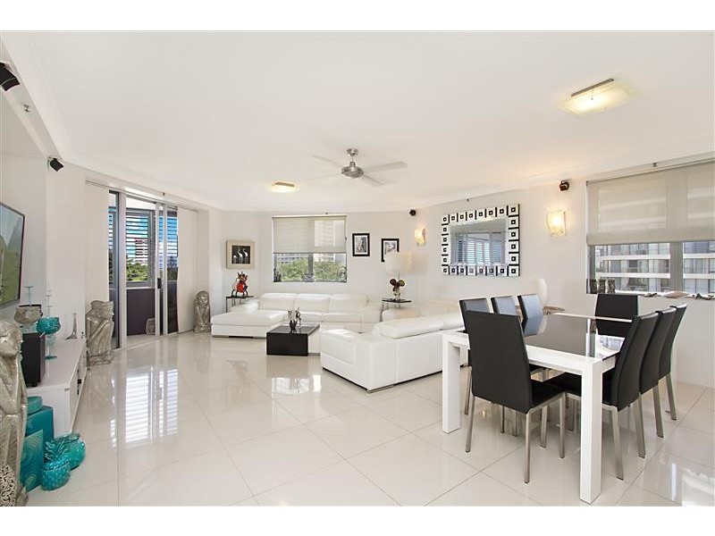 Unit 19 Grand Mariner, 12 Commodore Drive, Paradise Waters QLD 4217