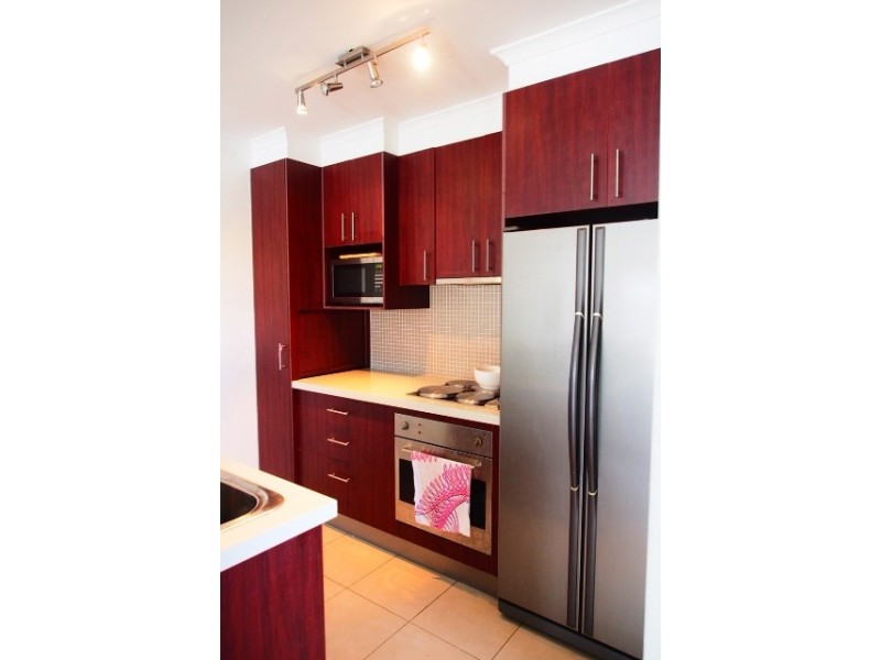 2 Sunshine Blvd, Broadbeach Waters QLD 4218