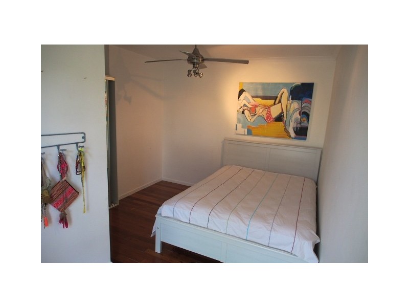 2 Sunshine Blvd, Broadbeach Waters QLD 4218