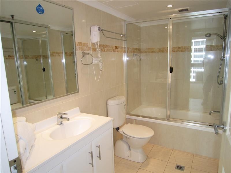 Unit 23E Peninsula, 5 Clifford Street, Surfers Paradise QLD 4217