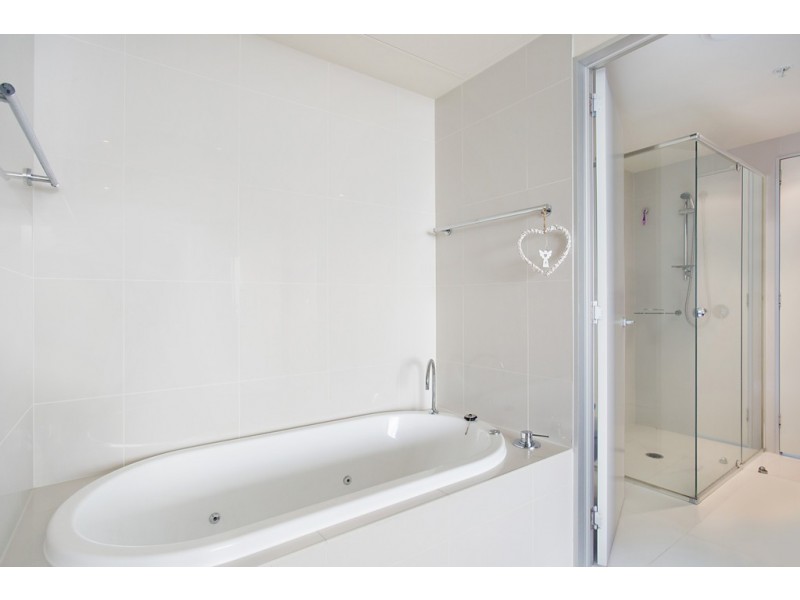 Unit 2505 ‘Avalon’ 4 Wahroonga Place, Surfers Paradise QLD 4217