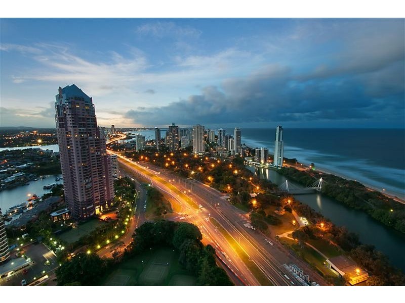 Unit 132 Atlantis East, 2 Admiralty Drive, Paradise Waters QLD 4217