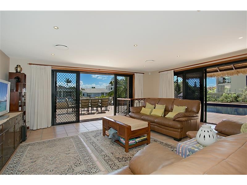 34 Norseman Court, Paradise Waters QLD 4217