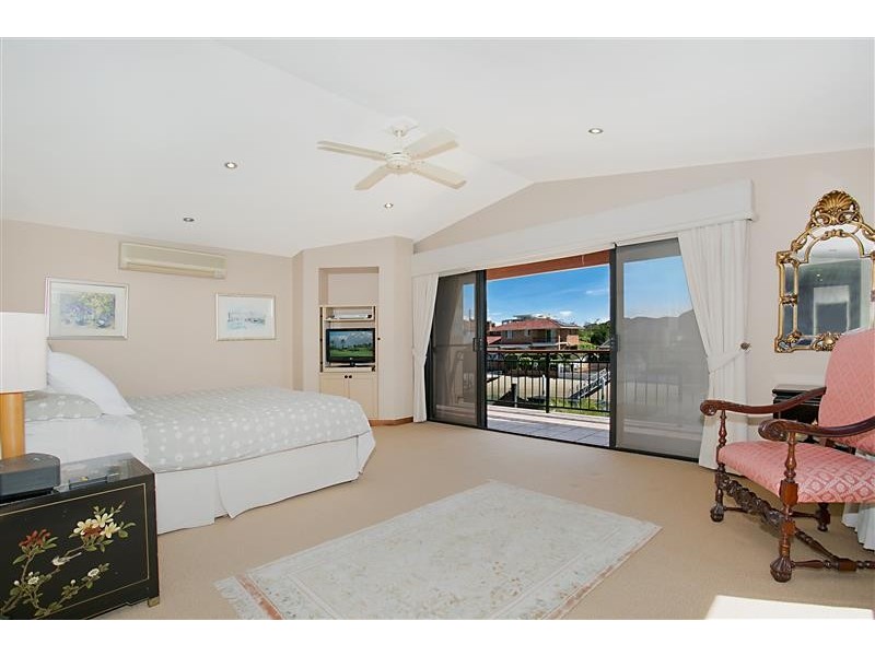 34 Norseman Court, Paradise Waters QLD 4217