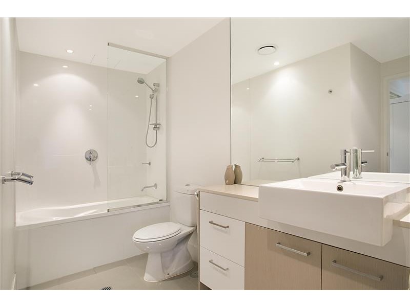 Unit 203 Sentosa Waters, 30-32 Paradise Island, Surfers Paradise QLD 4217