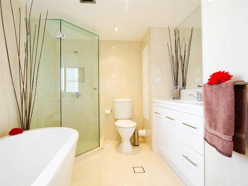 Unit 9 Kings Row North, 22 Commodore Drive, Paradise Waters QLD 4217