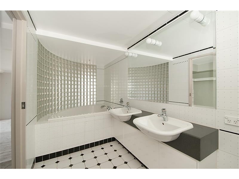 Unit 173 Grand Mariner, 12 Commodore Drive, Paradise Waters QLD 4217