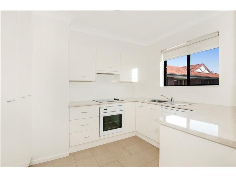 32 Commodore Drive, Surfers Paradise QLD 4217