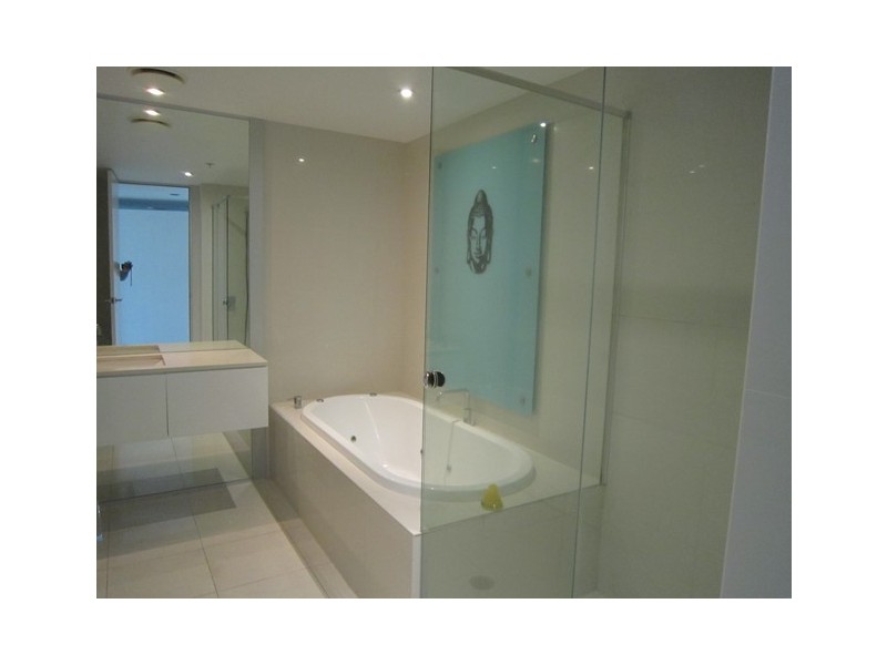 9 Hamilton Avenue, Surfers Paradise QLD 4217