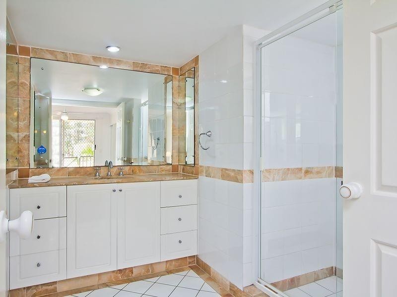 Unit 18 Villas De La Mer, 6 Northcliffe Terrace, Surfers Paradise QLD 4217