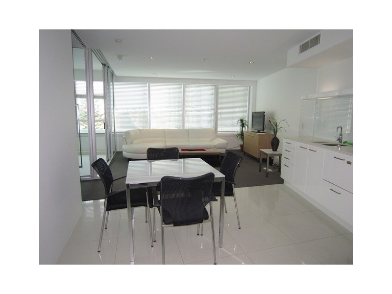 9 Hamilton Avenue, Surfers Paradise QLD 4217