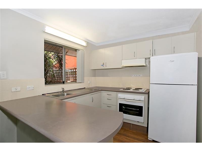 Unit 8 North Lodge, 21 North Street, Southport QLD 4215